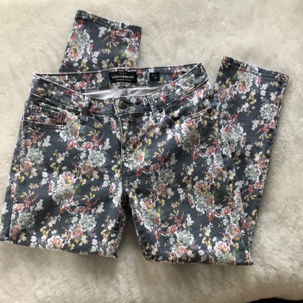 Lucky size 8 excellent condition Lola floral skinny ankle jeans